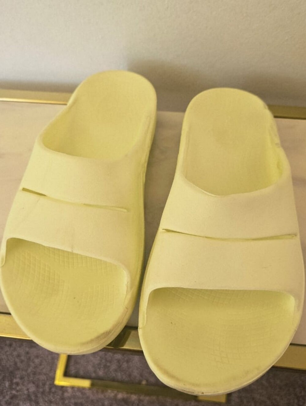 Oofos Yellow Unisex Slides . W8 Mens 6